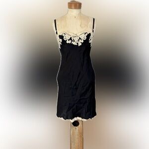 LA PERLA  Maison Embroide Lace-Trimmed Silk-Satin Chemise Slip - Black